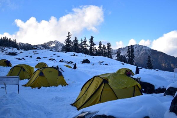 Kuari Pass Trek: A Scenic Sojourn in the Garhwal Himalayas