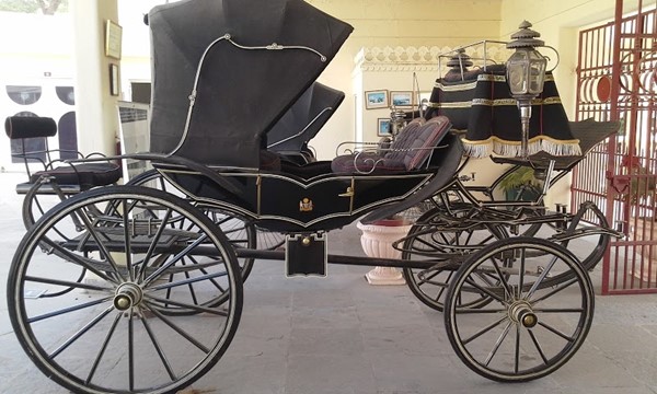 Vintage & Classic Car Collection Museum Vintage & Classic Car Collection Museum